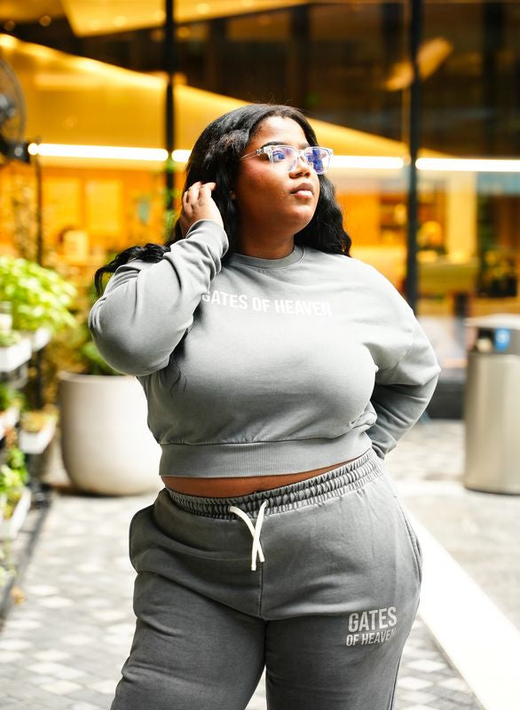 Women’s Gray Cropped Sweatshirt & Sweatpants Set